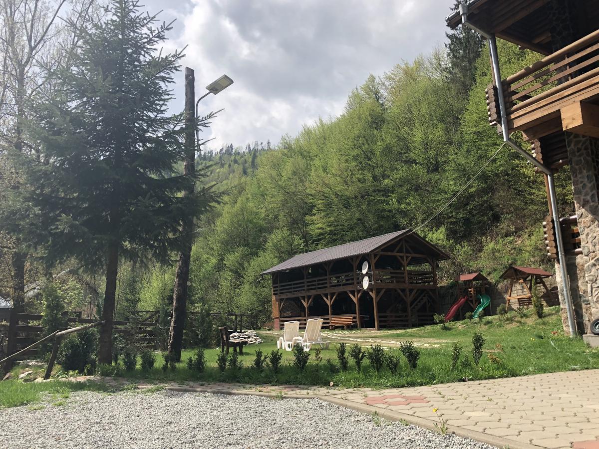 Cabana Bradul Rodna Exteriör bild